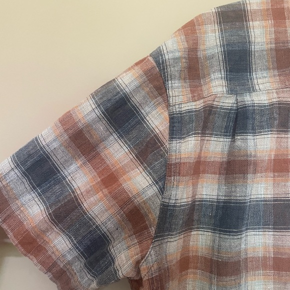 KUHL cotton-linen blend button-down short sleeve shirt. - Picture 15 of 15